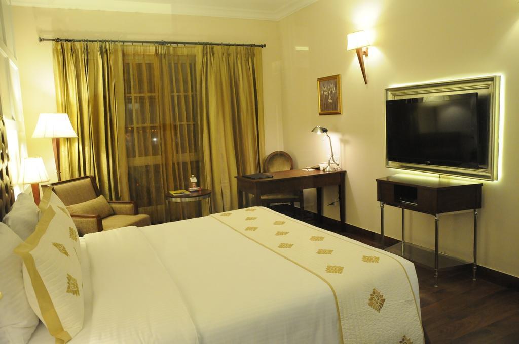 The Pllazio Hotel Ґурґаон Екстер'єр фото
